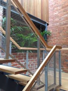   &raquo; Click to zoom ->