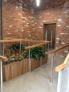   &raquo; Click to zoom ->