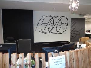   &raquo; Click to zoom ->