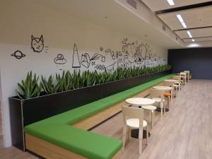   &raquo; Click to zoom ->